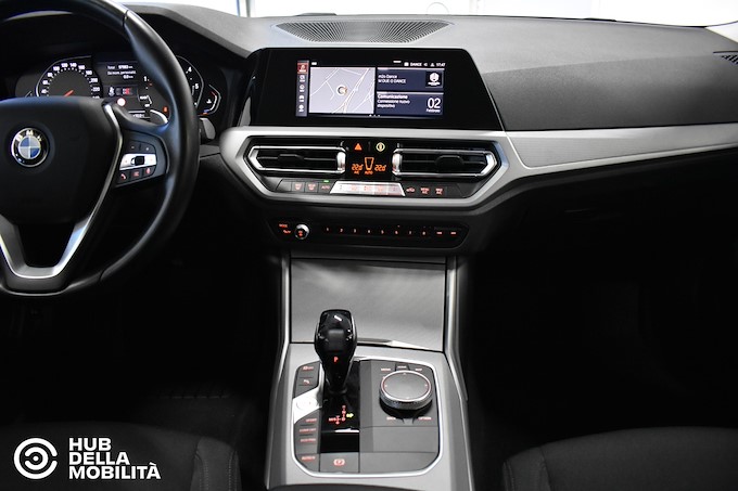 BMW 320d 48V xDrive Touring Business Advantage